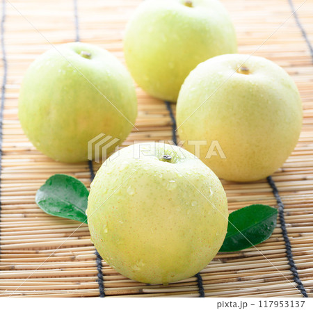 秋の味覚　二十世紀梨 117953137