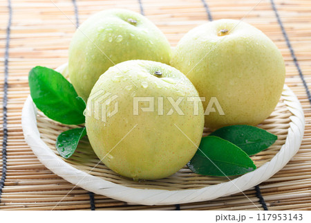 秋の味覚　二十世紀梨 117953143