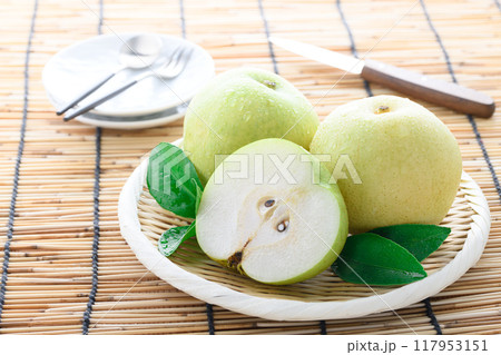 秋の味覚　二十世紀梨 117953151