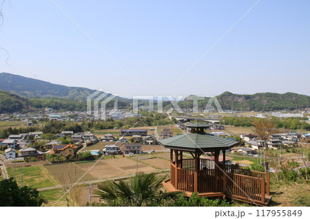 春の群馬県下仁田町の風景 117955849