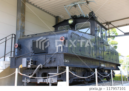 保存展示されているかつて上信電鉄を走ったデキ型電気機関車の2号機 117957101