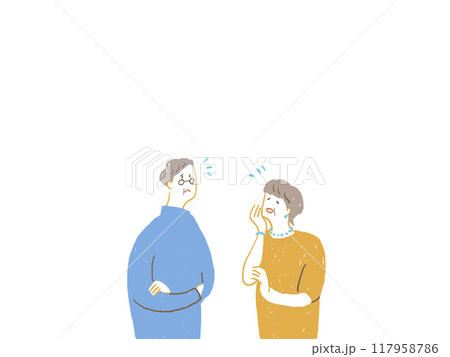 困った顔をするシニア男性とシニア女性 困った顔をするシニア男性とシニア女性 117958786