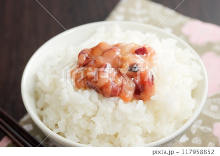 白ご飯とイカの塩辛 117958852