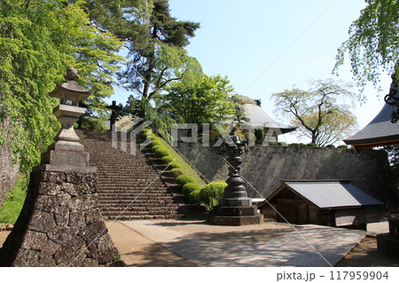 馬県富岡市の妙義神社の風景 117959904