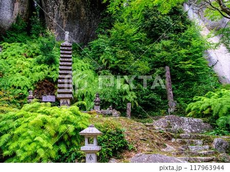 京都、笠置寺の十三重の塔 117963944