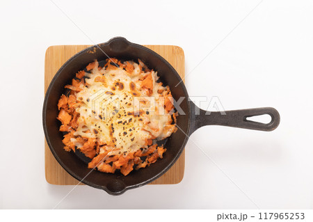 ほぐし鮭　チーズ焼き 117965253