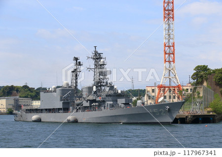 停泊する護衛艦　護衛艦やまぎり 117967341