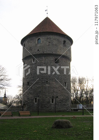 Medieval tower and museum Kiek in de Kok in park on hill Toompea in Tallinn, Estonia Medieval tower and museum Kiek in de Kok in park on hill Toompea in Tallinn, Estonia 117971063