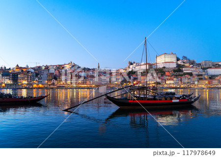historic town of Porto, Portugal 117978649