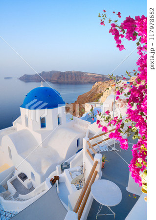 Oia, traditional greek village 117978682