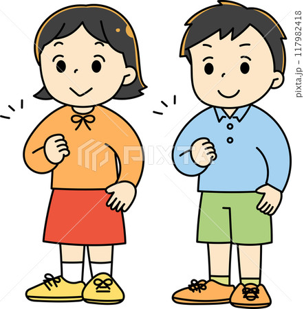 胸を張る子供 117982418