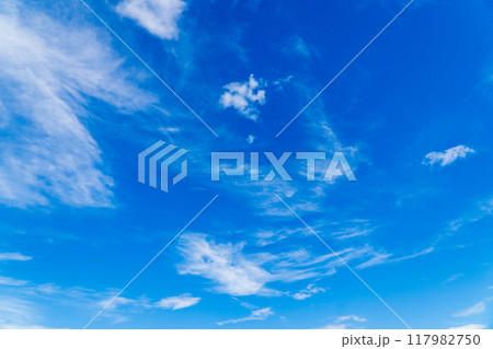 夏の青空 117982750
