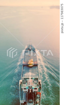 タンカーの思い タンカーの思い 117983075