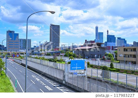 幹線道路と都市風景　さいたま新都心　上小町付近　　　　 117983227