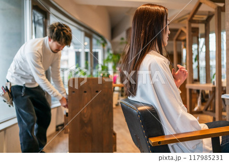 beauty parlor 117985231
