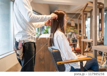 beauty parlor 117985238