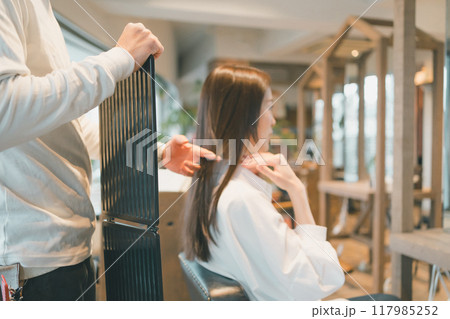 beauty parlor 117985252
