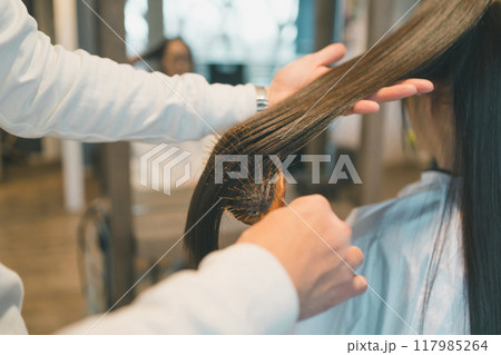 beauty parlor 117985264