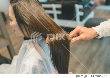 beauty parlor 117985267