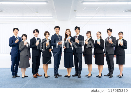 男女のビジネスマン達 男女のビジネスマン達 117985850