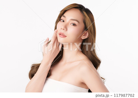 Beautiful young asian woman with clean fresh skin on white background, Face care, Facial treatment, Cosmetology, beauty and spa, Asian women portrait. 117987702