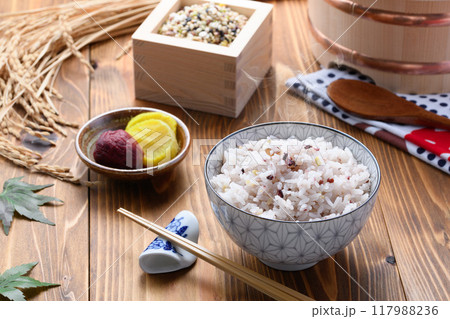 炊きたての雑穀ご飯 ( 三十雑穀 ) 炊きたての雑穀ご飯 ( 三十雑穀 ) 117988236