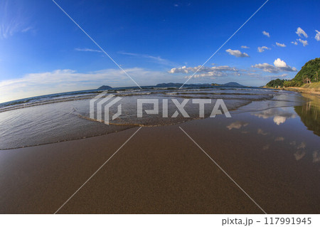 姉子の浜夕景 117991945