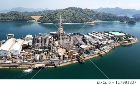 瀬戸内海の軍艦島【契島】空撮　TIG_020 117993837