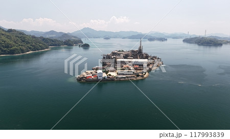 瀬戸内海の軍艦島【契島】空撮 TIG_022 瀬戸内海の軍艦島【契島】空撮 TIG_022 117993839
