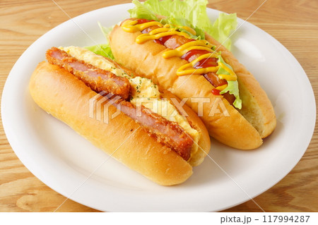 ホットドッグとハムカツバーガー 117994287