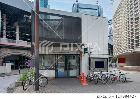 東京都港区新橋の警視庁愛宕警察署新橋駅前交番 東京都港区新橋の警視庁愛宕警察署新橋駅前交番 117994427