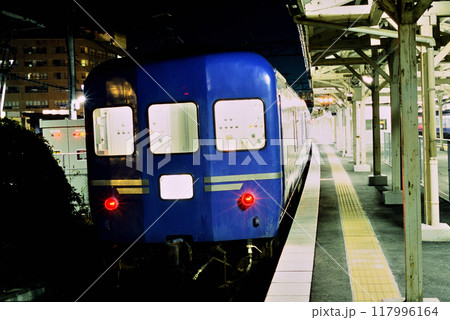 2006年　鳥栖駅に停車するブルートレインなは編成 117996164