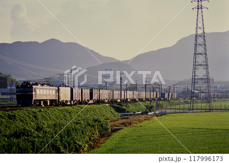 2006年 鹿児島本線を走るED761017コンテナ貨物列車 2006年 鹿児島本線を走るED761017コンテナ貨物列車 117996173