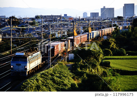 2006年 東海道線を走るEF6623コンテナ貨物列車 2006年 東海道線を走るEF6623コンテナ貨物列車 117996175