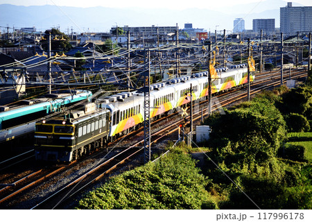 2006年　東海道線を走るEF81114ユウユウサロン岡山 117996178