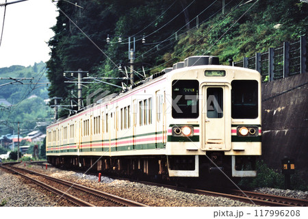 2006年　上越線を走る107系普通電車4両 117996208