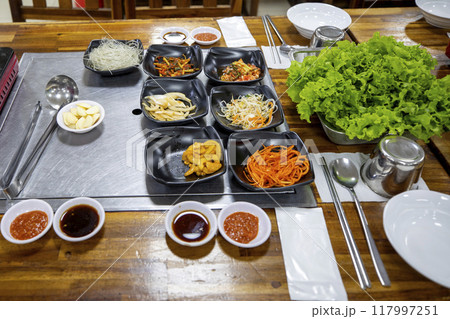 This is what delicious Korean side dishes look like. 117997251
