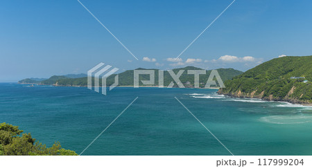 日本　三重県志摩市の塩鹿浜海岸 117999204