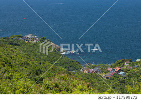 日本 三重県鳥羽市のパールロード沿いにある鳥羽展望台から見える太平洋 日本 三重県鳥羽市のパールロード沿いにある鳥羽展望台から見える太平洋 117999272