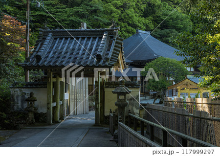 日本　三重県伊勢市朝熊町岳にある金剛證寺の奥之院 117999297