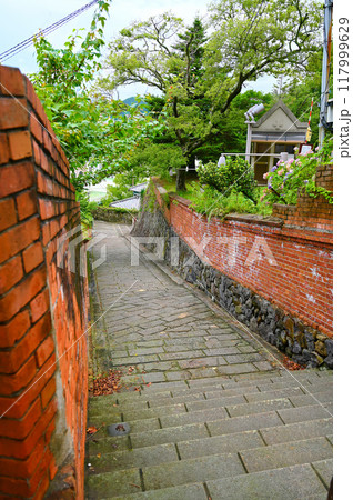 オランダ坂　坂の街並み　長崎市 117999629