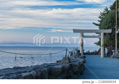 日本　三重県伊勢市二見浦にある二見興玉神社の一の鳥居 118000034