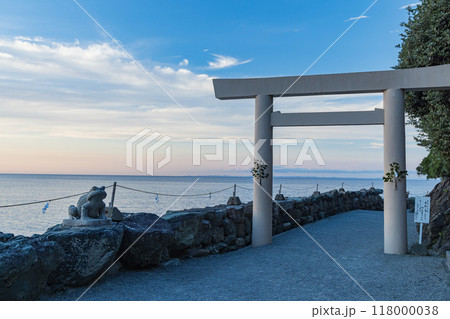 日本　三重県伊勢市二見浦にある二見興玉神社の一の鳥居 118000038