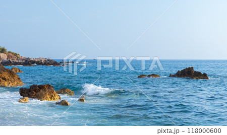 Panoramic landscape photo with shore waves and coastal rocks 118000600