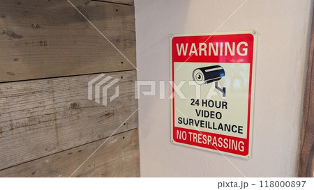 監視カメラの英語の警告 118000897