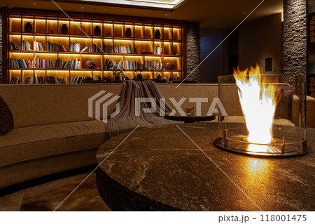 北海道 ニセコのリゾートホテル、東山ニセコビレッジ、リッツ・カールトン・リザーブ 夜のロビーラウンジ 118001475