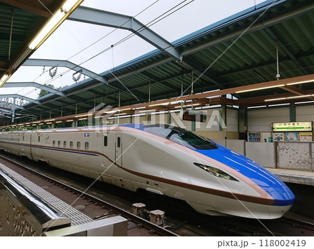 北陸新幹線安中榛名駅を通過するE7/W7系新幹線 北陸新幹線安中榛名駅を通過するE7/W7系新幹線 118002419