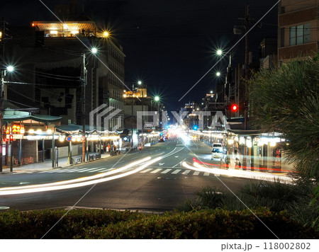 京都府 八坂神社から四条通り景観 8月 京都府 八坂神社から四条通り景観 8月 118002802