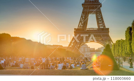 Eiffel Tower seen from Champ de Mars at sunset timelapse, Paris, France 118003660