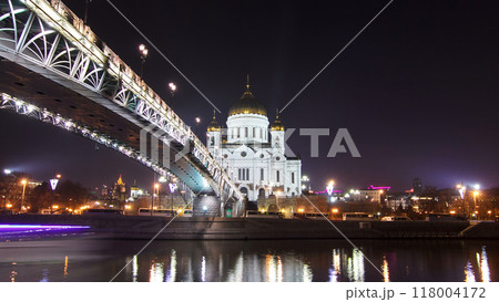 Majestic orthodox Cathedral of Christ Saviour and bridge at dusk on bank of Moscow river. Timelapse hyperlapse, Russia Majestic orthodox Cathedral of Christ Saviour and bridge at dusk on bank of Moscow river. Timelapse hyperlapse, Russia 118004172